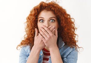 Lee más sobre el artículo <strong>Motivos de la halitosis o mal aliento en la boca (cómo tratarlo)</strong>