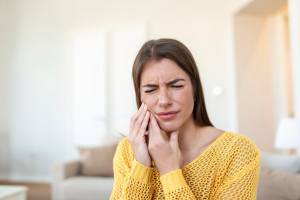 Lee más sobre el artículo ¿Sensibilidad dental después de un empaste? Así debes actuar