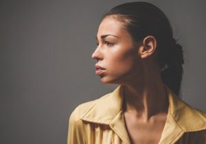 Lee más sobre el artículo Técnica mewing: ¿Es peligrosa esta nueva moda?