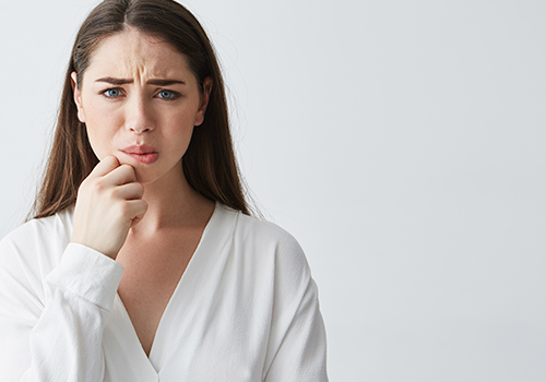 En este momento estás viendo ¿Por qué me duelen los dientes?: Causas principales del dolor dental